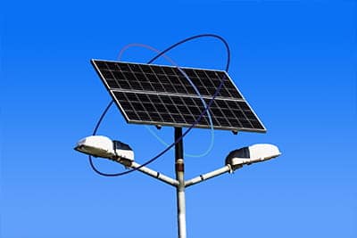 poteau éclairant solaire utilisant la technologie Sigfox